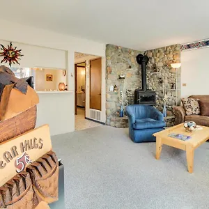 Holiday home Hit The Slopes At Sitzmark, South Lake Tahoe